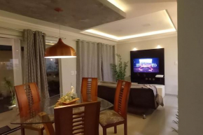 Casa INTEIRA-WIFI-AR split-Espaço PET e Gourmet-TV Ilimitada-03 carros-Até10 pessoas
